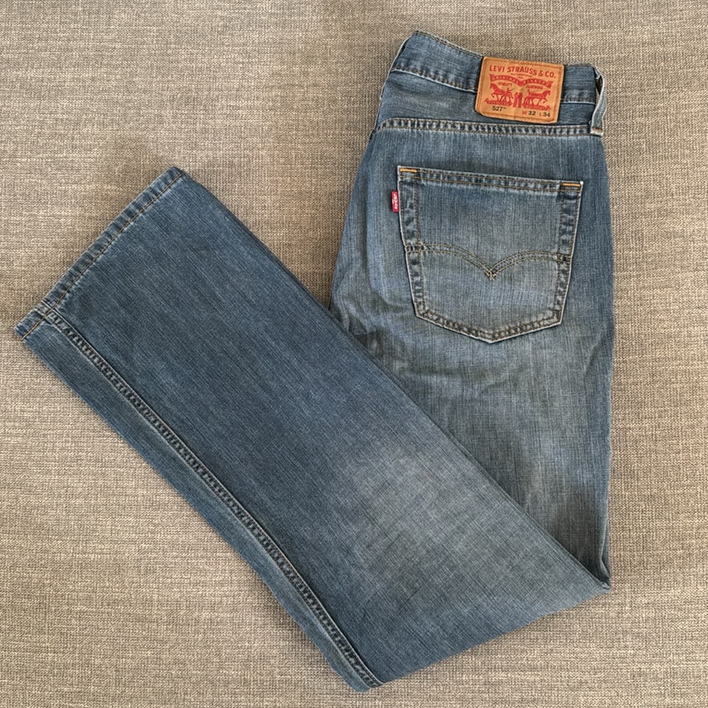 NWOT!!! Levi 527 jeans - 32x34